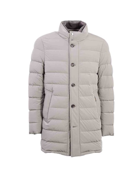 Shop MOORER  Piumino: Moorer cappotto monopetto "Caligari Kn" dalla linea dritta trapuntato in piuma d’oca
Il corpetto trapuntato staccabile è realizzato in tessuto down-proof, con dettaglio interno in maglia rasata. 
Abbottonatura con asole e bottoni in corno e comode tasche laterali. 
Internamente trapuntato sulla schiena, con tasche interne porta valori. 
Composizione tessuto: 88%PA 12%PU. 
Fabbricato in Italia.. CALEGARI KN-0214